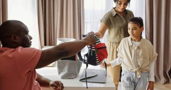 Conseils pour bien choisir le sas à dos de votre enfant