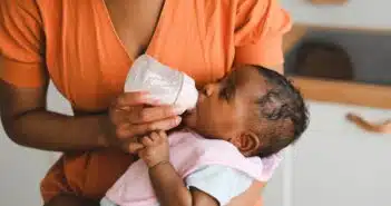 Diversification alimentaire pour bébé : découvrez les méthodes à adopter