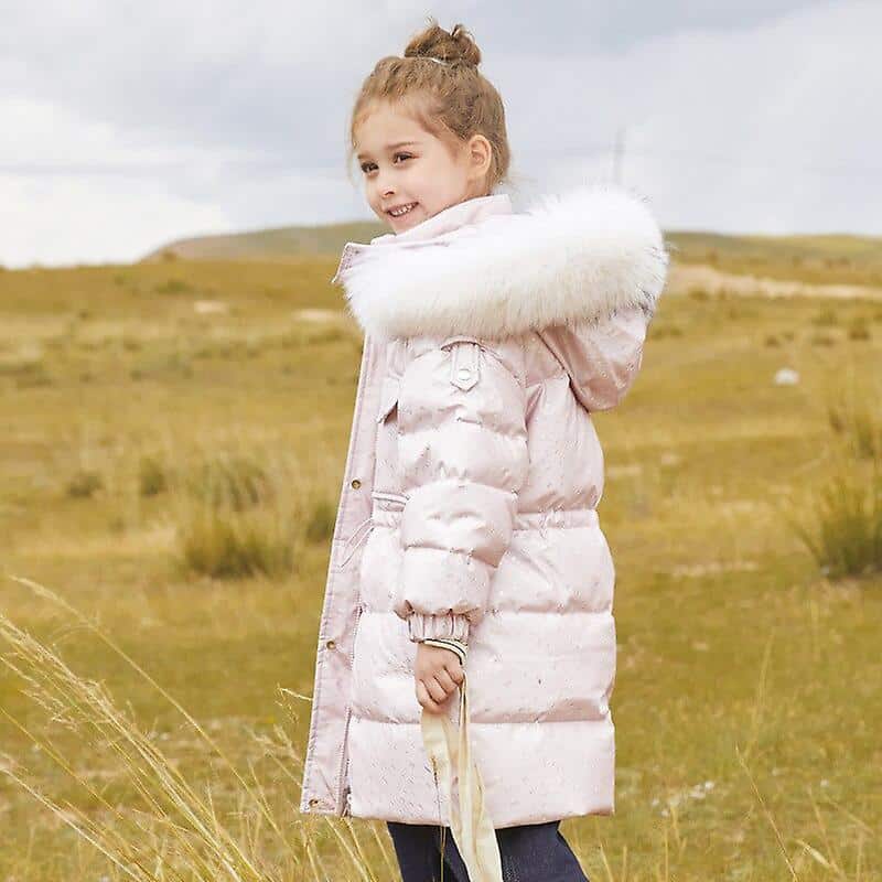 Les manteaux fille les couleurs et motifs tendance cette année